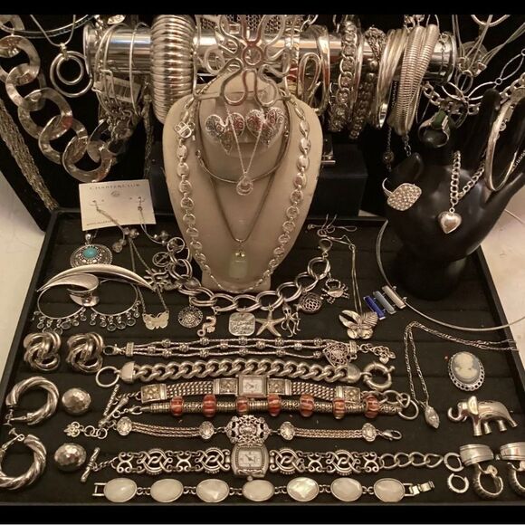 Huge 3 LB Vintage Modern Jewelry Lot- MYSTERY BOX! Wearable Estate Sale Designer - Picture 4 of 16